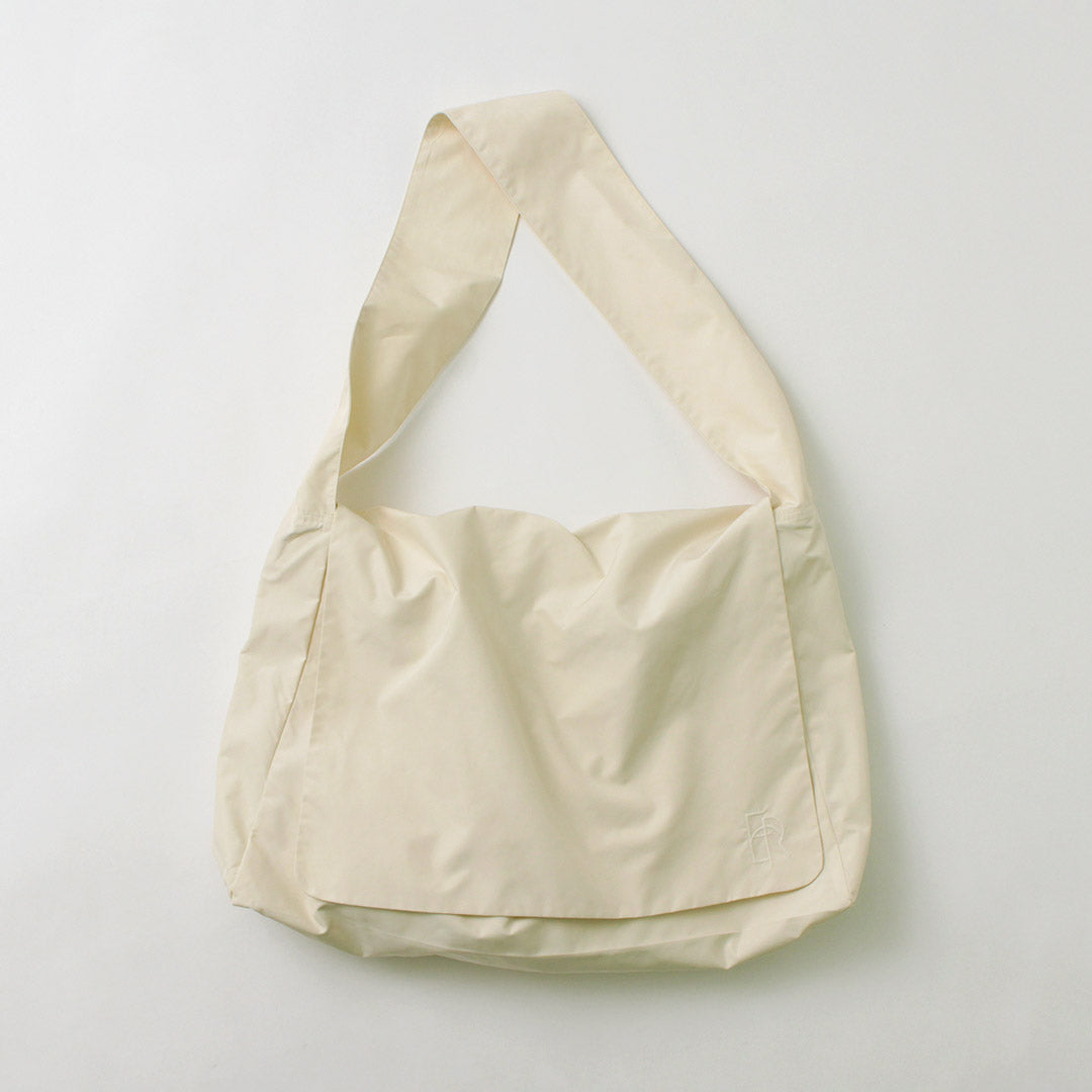 ETRE TOKYO（エトレトウキョウ） ウォーターリペレントショルダー