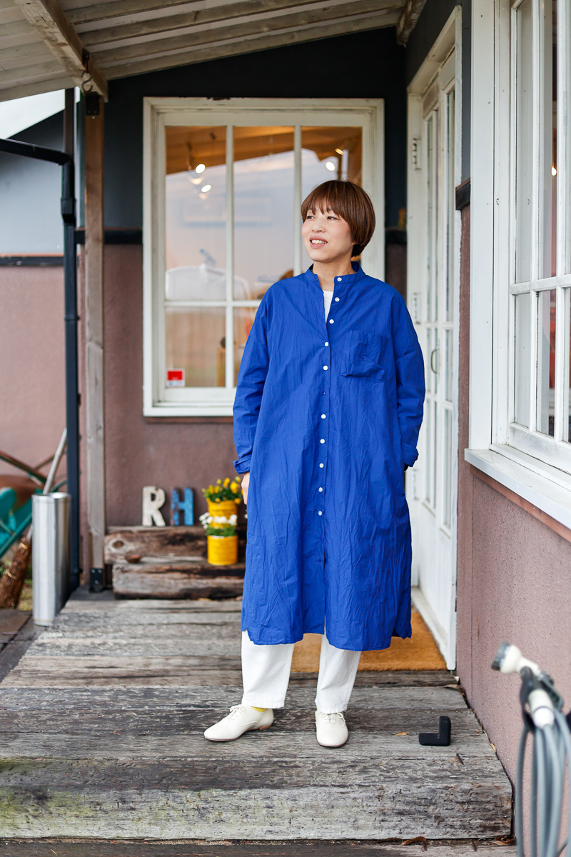 g) プレーン スタンドカラーワンピース - SUSCON + RUSTIC HOUSE