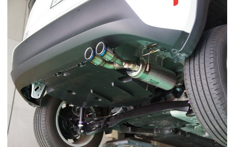 HKSからヤリスクロス用スポーツマフラー「ハイパワースペックLII」が新