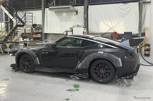 フェアレディZ』がドリフト＆昭和スタイルに大変身！ KUHL JAPANが展示