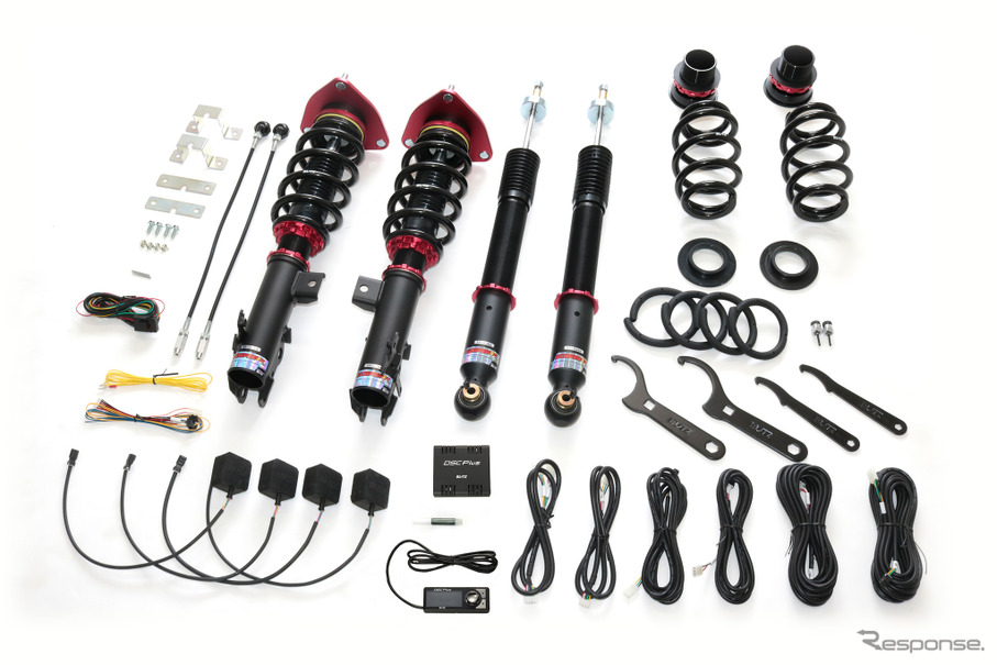 ヴォクシー・ハイブリッド』＆『ノア・ハイブリッド』用、ブリッツの車