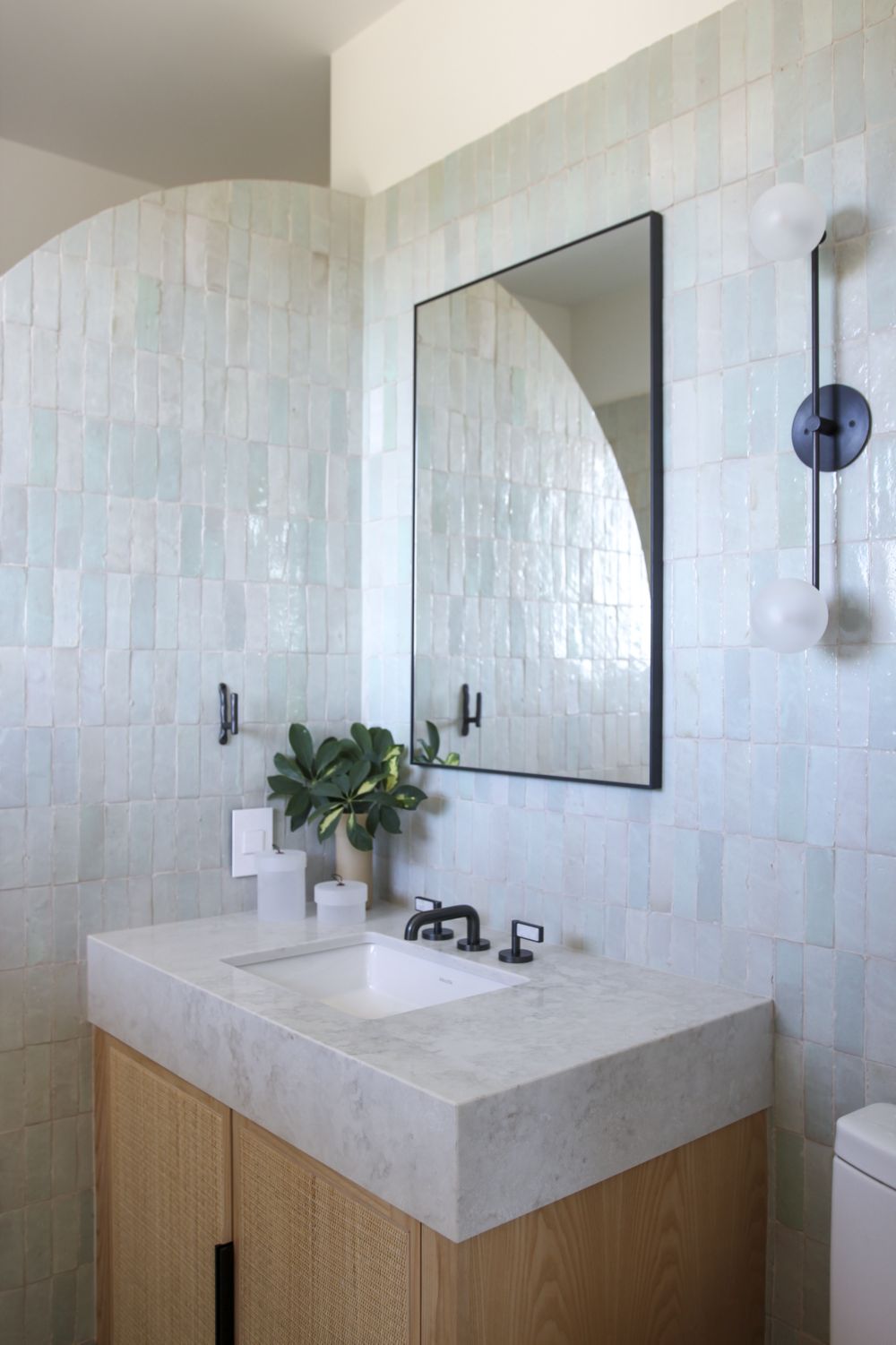 Perfect Under-Mount Sink, Centric Rectangle with Overflow | P74235