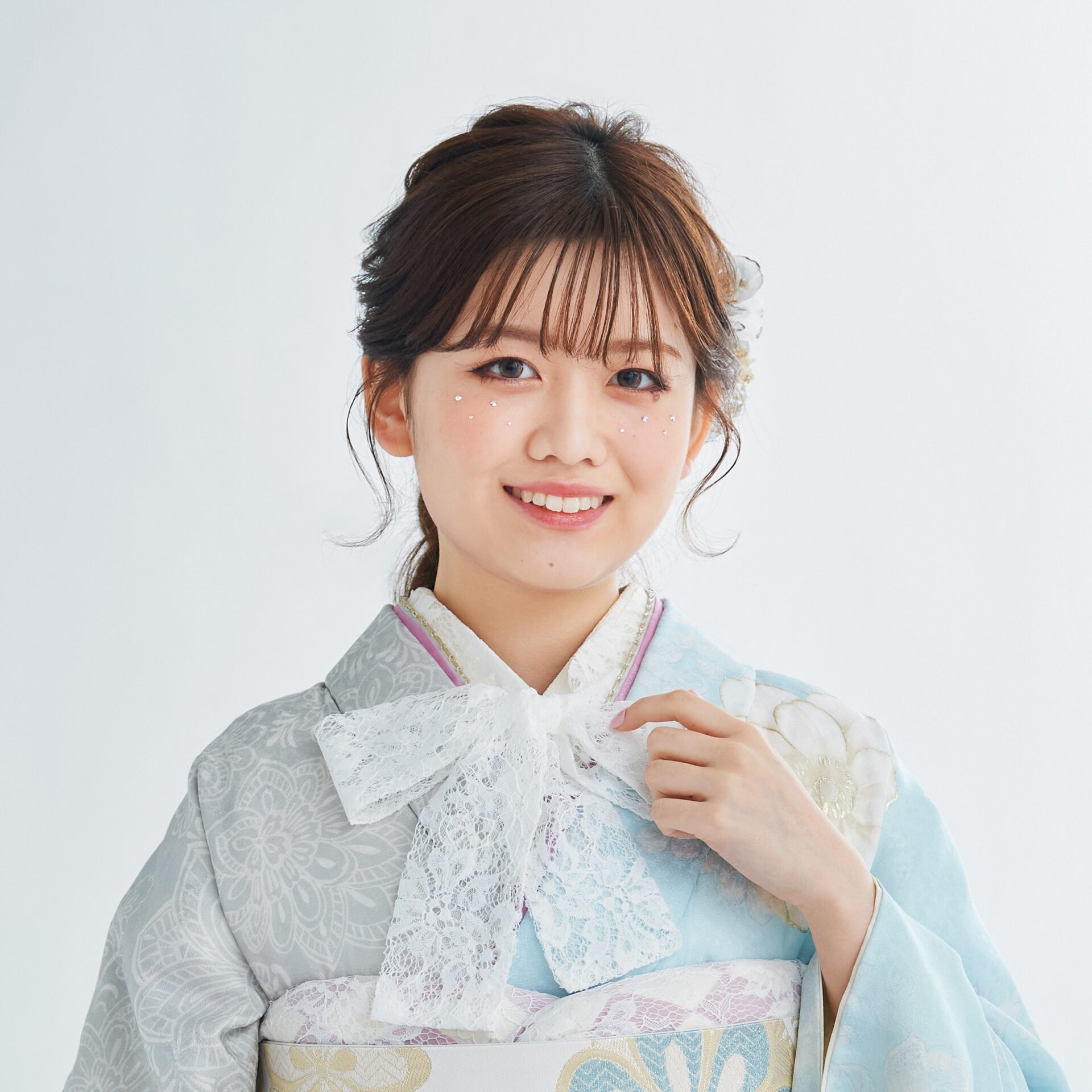 振袖の「半衿」「重ね衿」とは？成人式コーデを華やかにする小物の