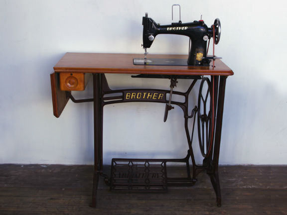 No.513 Brother TA1-618 ブラザー製 職業用足踏みミシンアンティーク