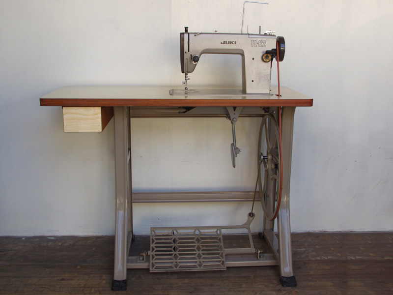 No.200 JUKI TL-82 職業用足踏みミシン：アンティークミシン修理士の