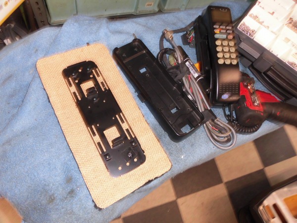 港区おじ様 W126 560SEC AMGスタイル レストア 懐かしの自動車電話取付