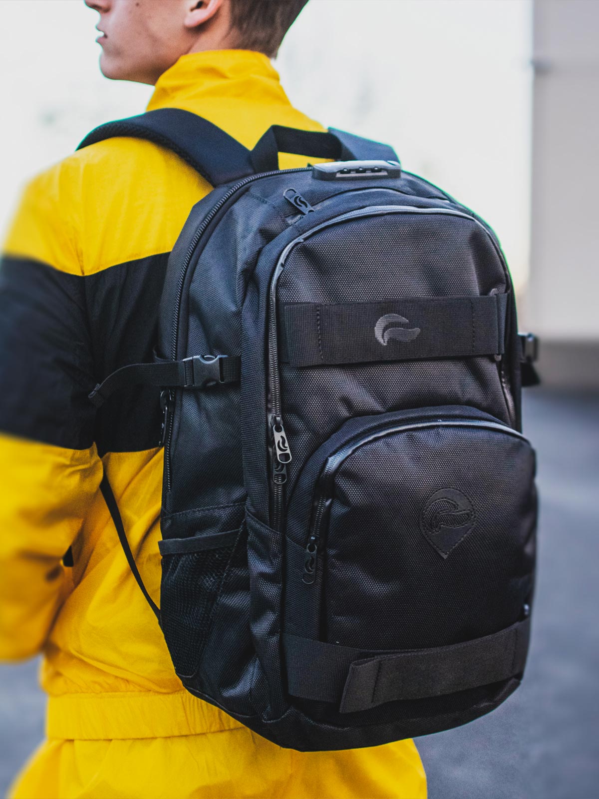 Nomad - Black Canvas