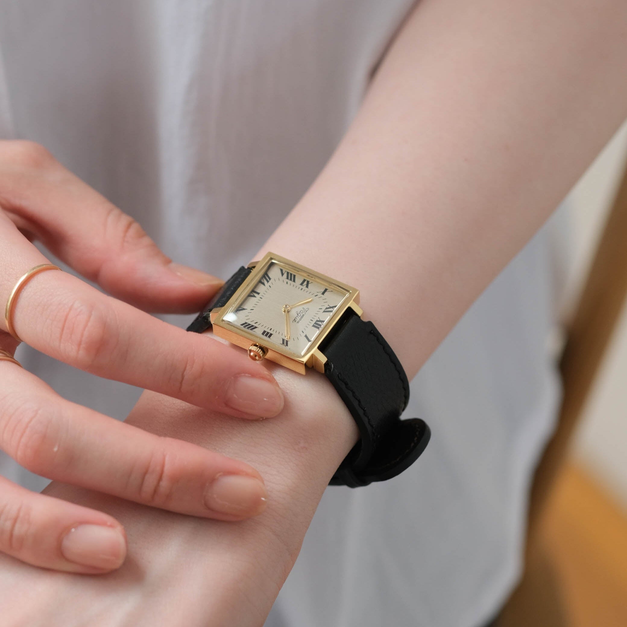 VAGUE WATCH：CARRE Pièce - BLACK