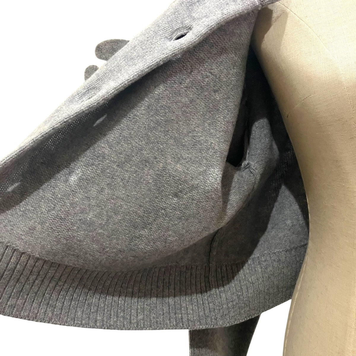 ENFOLD(エンフォルド) 25SS【CHAIR-MOTIF KINIT CARDIGAN】モチーフ