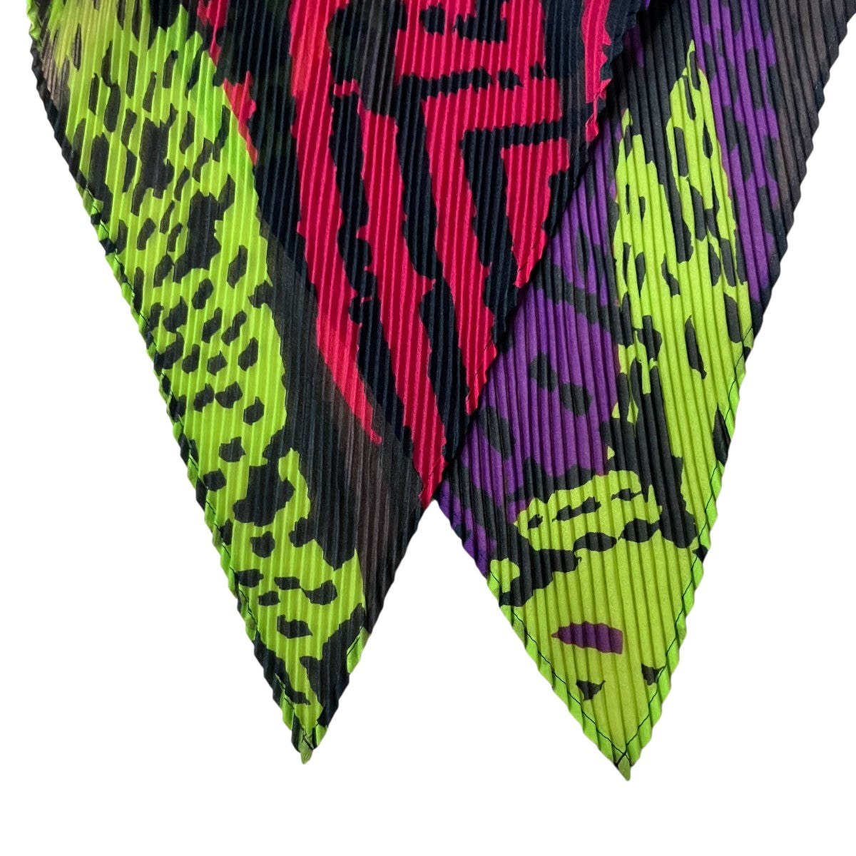 me ISSEY MIYAKE(ミーイッセイミヤケ) プリーツグラフィックスカーフ