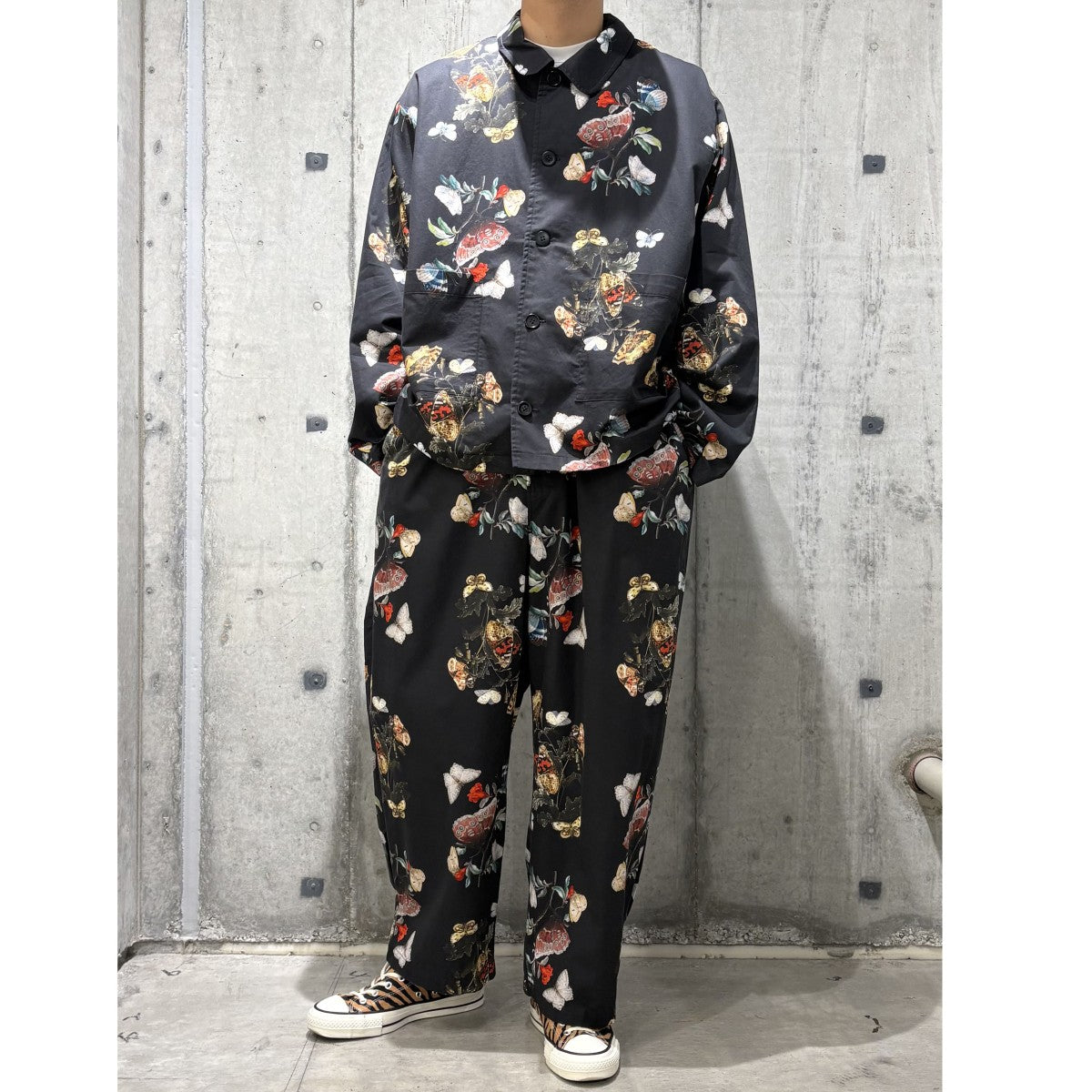 UNDERCOVER(アンダーカバー) 25AWButterfly総柄ライトモールCoサテン