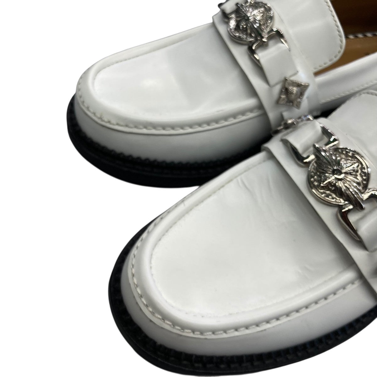 TOGA PULLA(トーガプルラ) メタルバックルローファー ホワイト サイズ