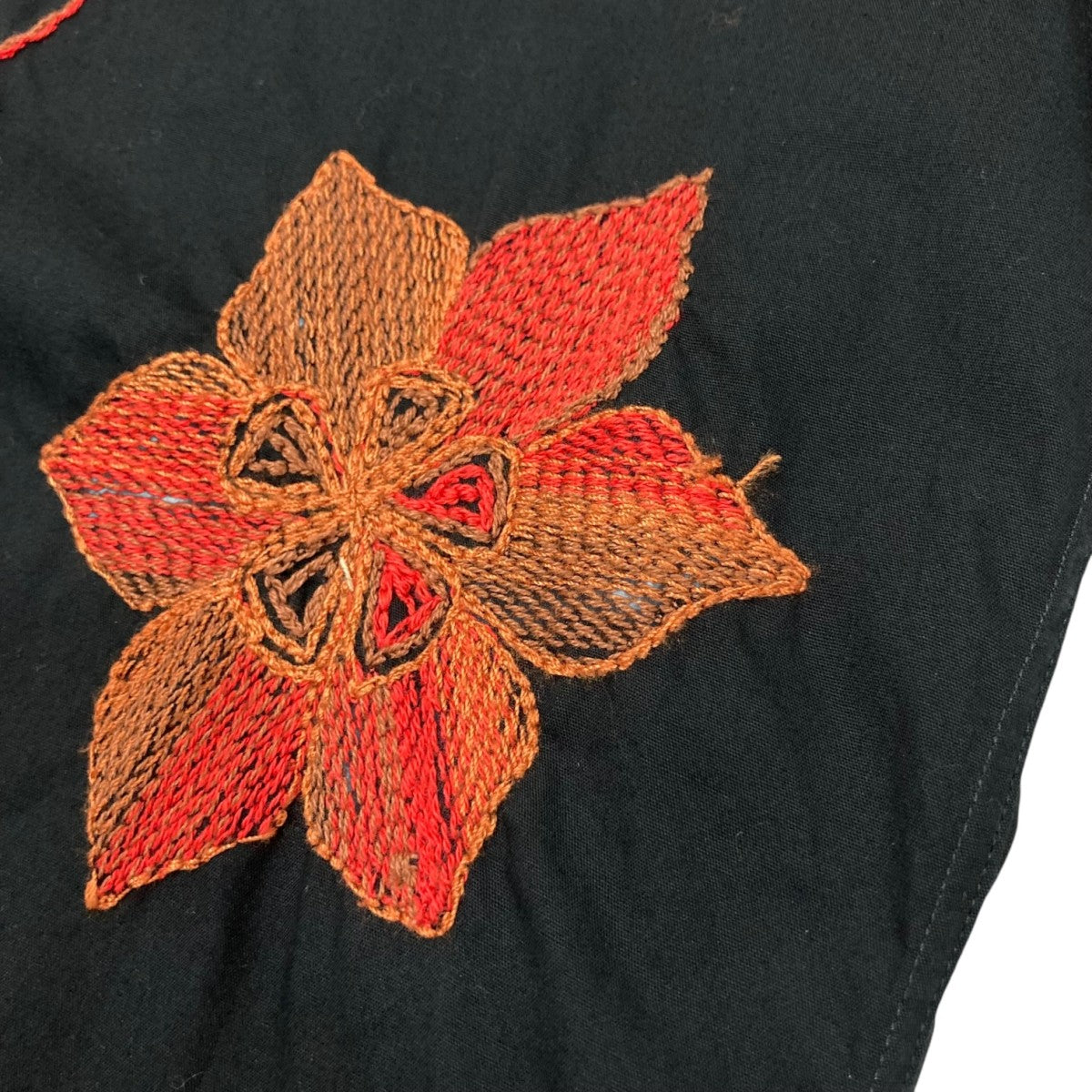 DRIES VAN NOTEN(ドリスヴァンノッテン) 花柄 長袖刺繍シャツ ブラック