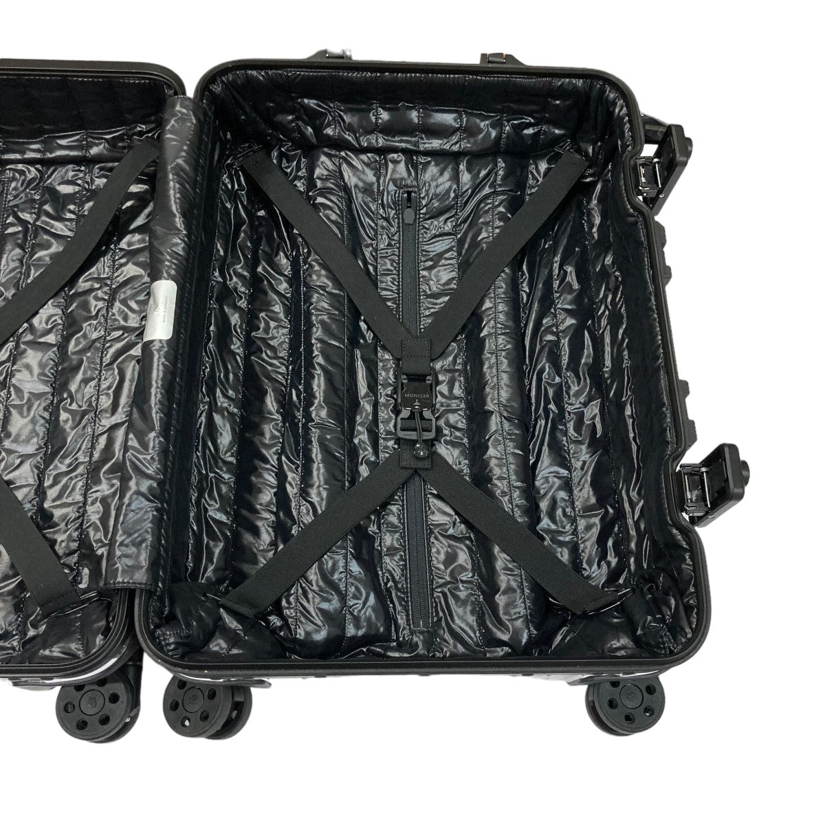 RIMOWA×MONCLER “Reflection” スーツケース キャリーバッグ シルバー