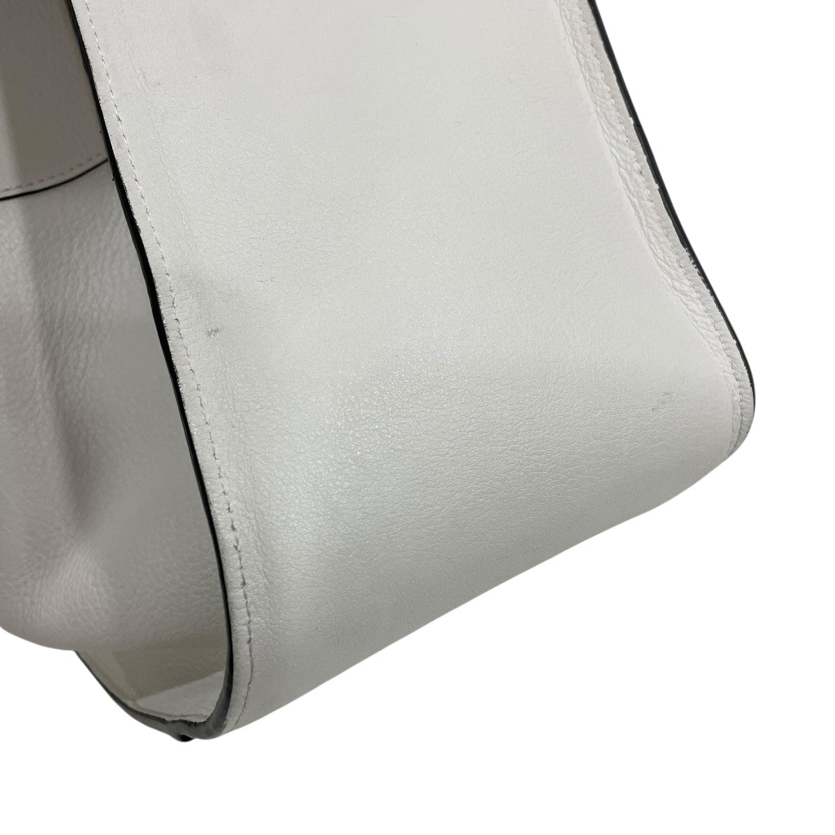 LOEWE(ロエベ) ミディアムショルダーバッグ ホワイト｜【公式