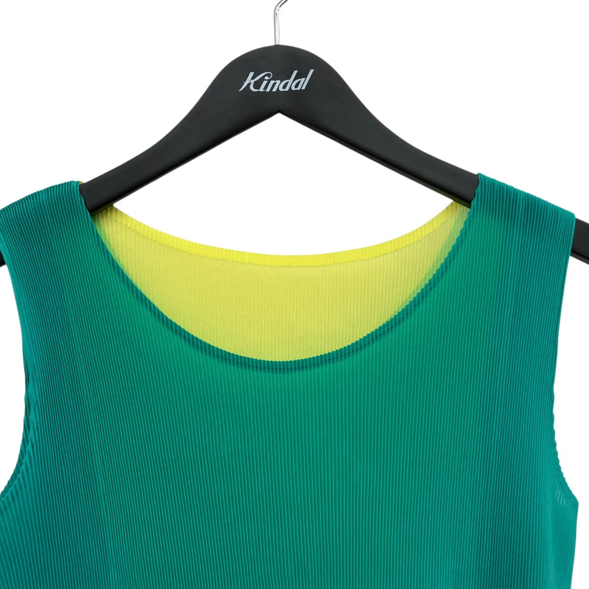 PLEATS PLEASE(プリーツプリーズ) ノースリーブTシャツPP61FK303