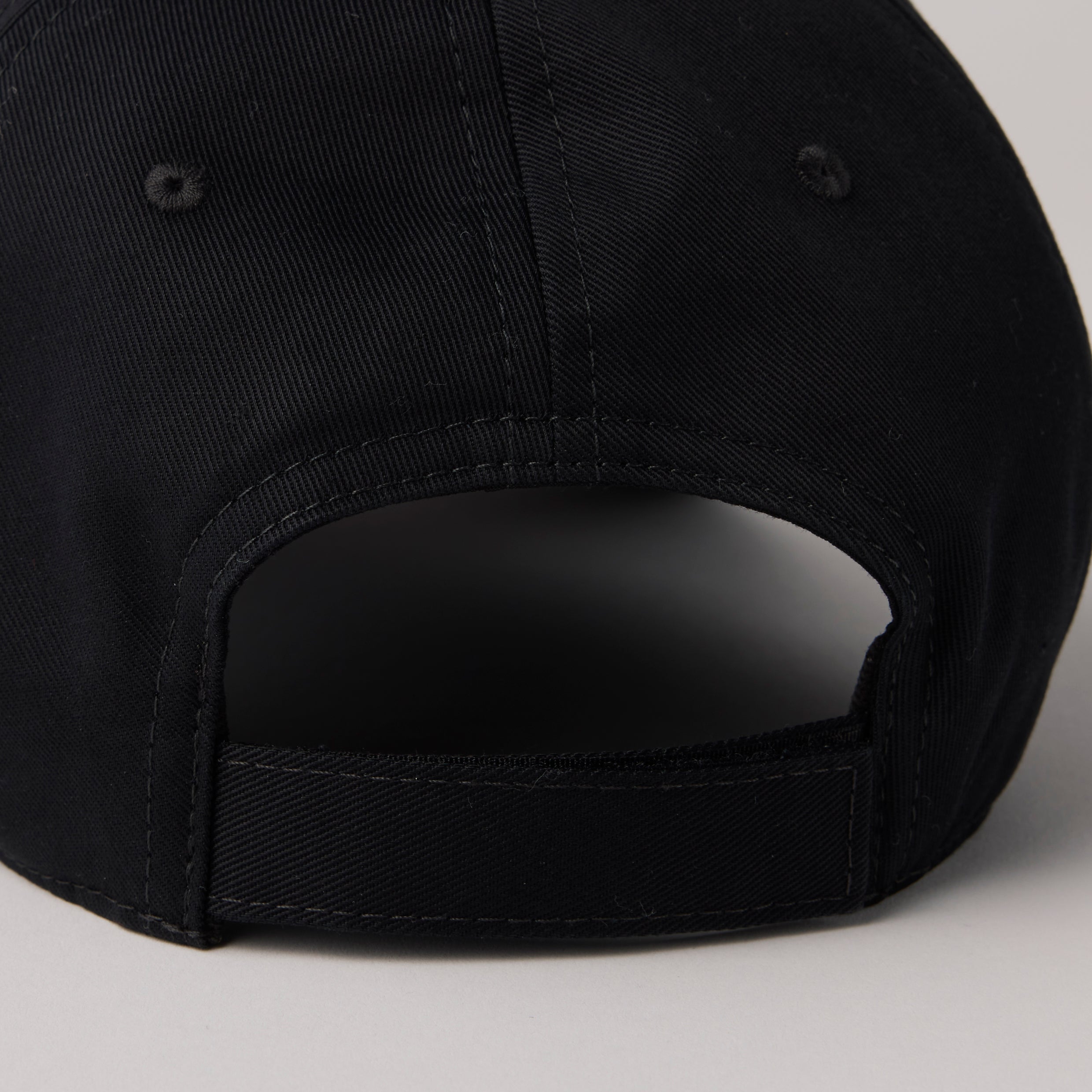 マルニ】刺しゅうロゴ入り オーガニックギャバジン製ベースボール