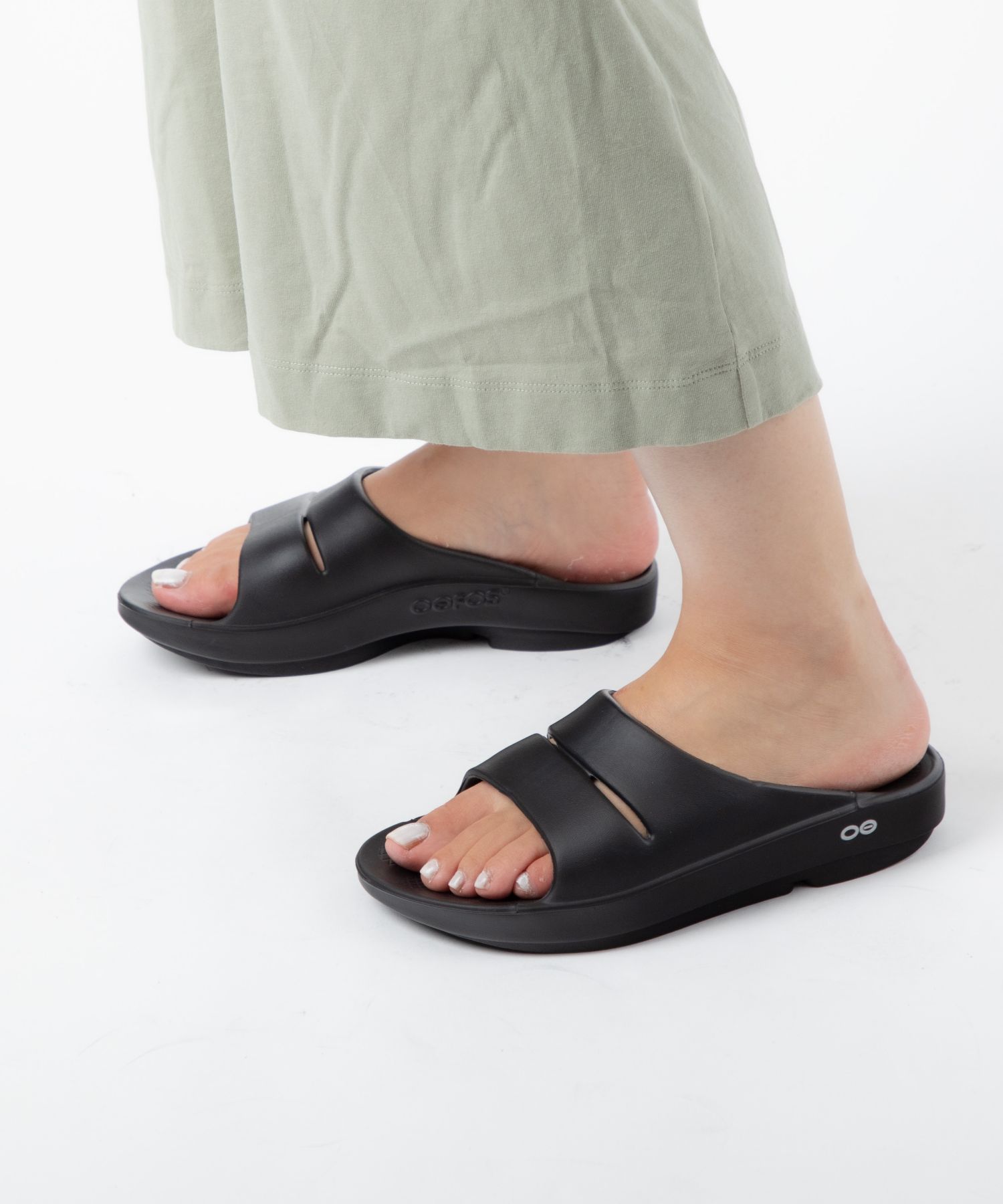 OOFOS（ウーフォス） OOFOS THE AFTER RUN Ooahh サンダル ウーアー