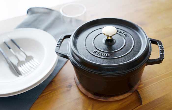 ストウブ staub ピコ ココット ラウンド 22cm 黒 40509-305 日本正規品