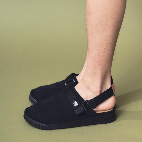 SHAKA クロッグサンダル SNUG CLOG HAIRY SUEDE メンズ/レディース