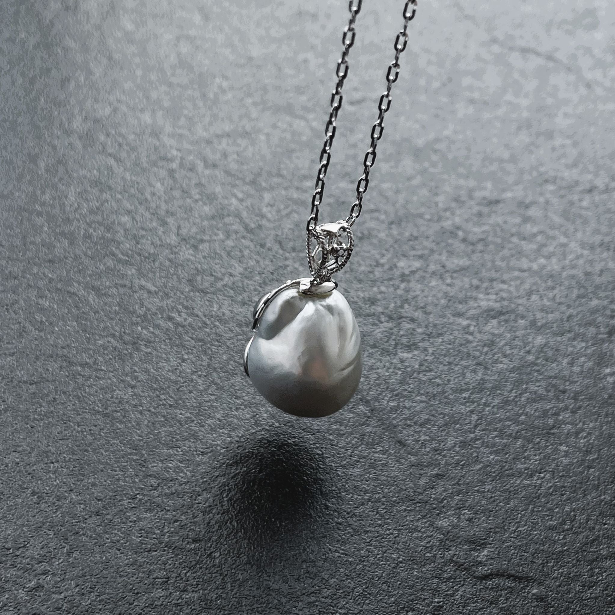 白蝶バロックパールペンダント 15.8㎜ – SHINYU ONLINE SHOP
