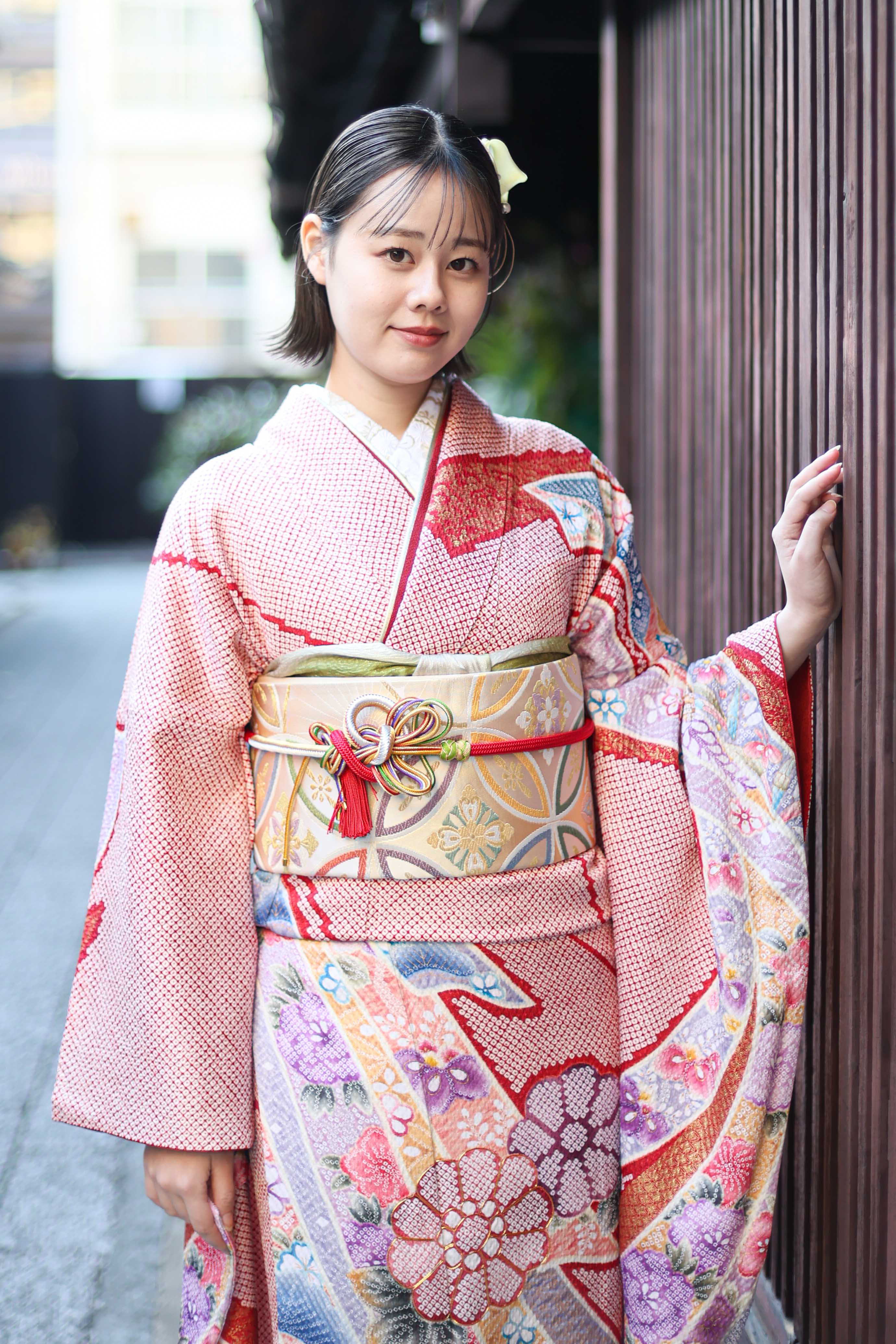 赤疋田に花熨斗目｜京都の成人式振袖・卒業式袴レンタル シュハリス