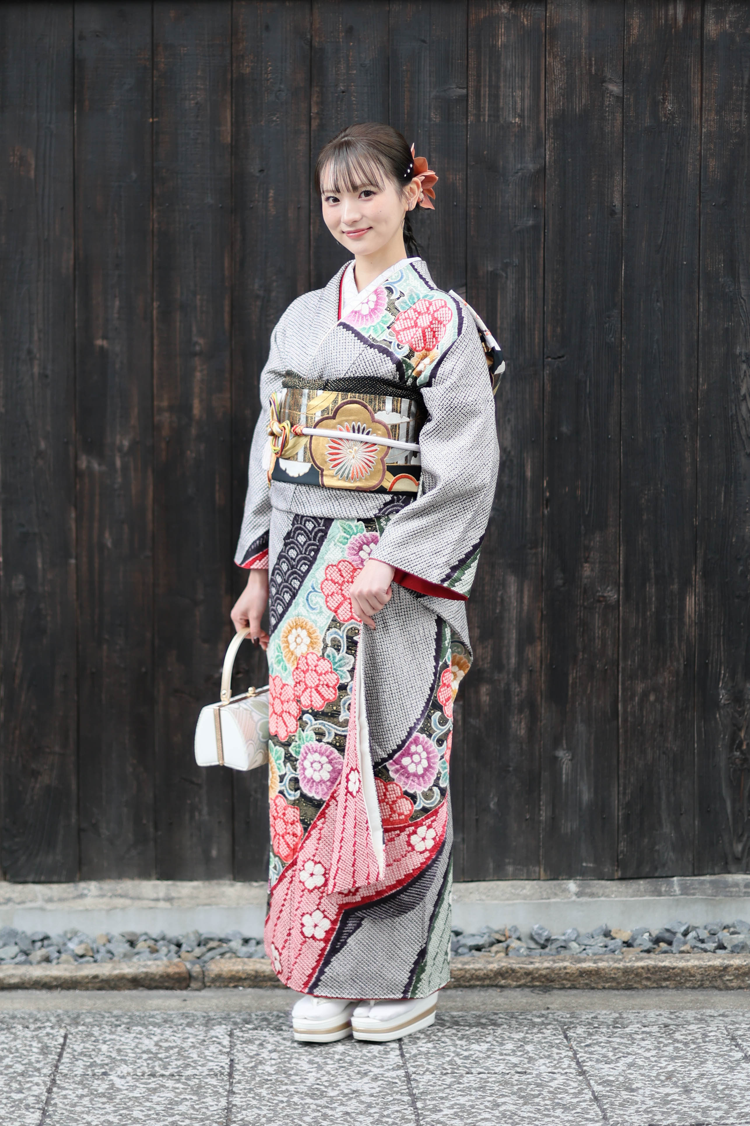 花唐草と総絞り｜京都の成人式振袖・卒業式袴レンタル シュハリスキョウト