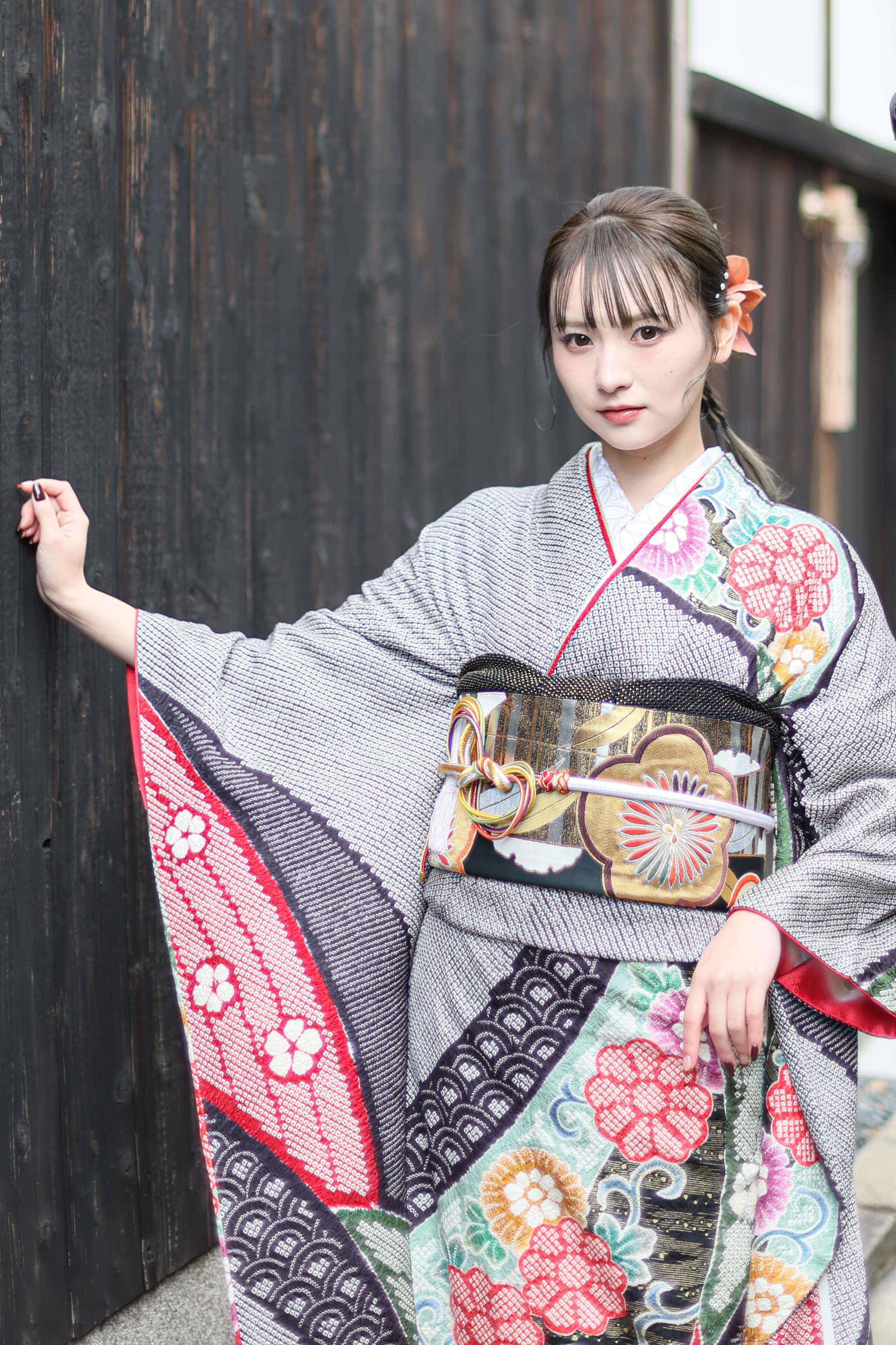 花唐草と総絞り｜京都の成人式振袖・卒業式袴レンタル シュハリスキョウト