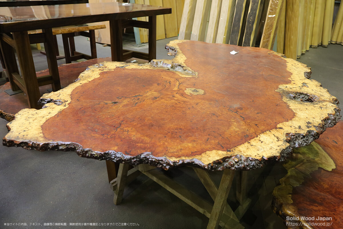 カリン（花梨）瘤杢の一枚板 | 無垢材とは | 一枚板比較