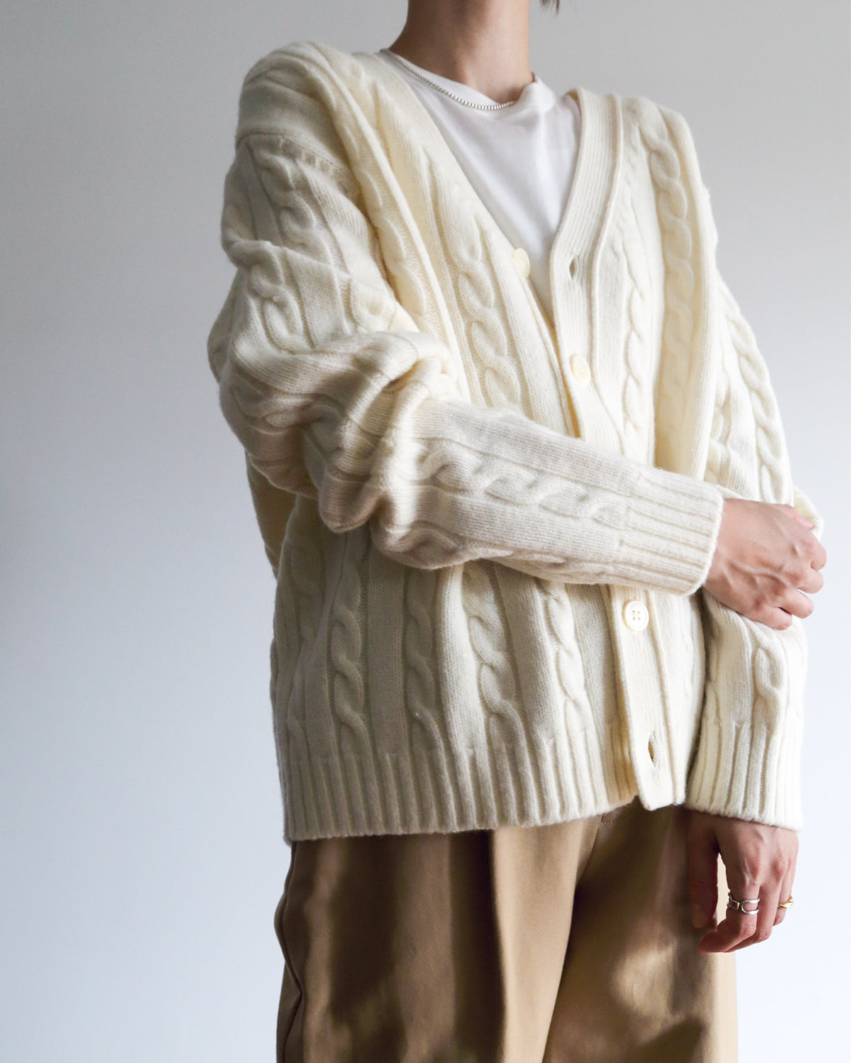 UNISEX】5Gケーブル編み メリノウール Vネックカーディガン SL9W-664