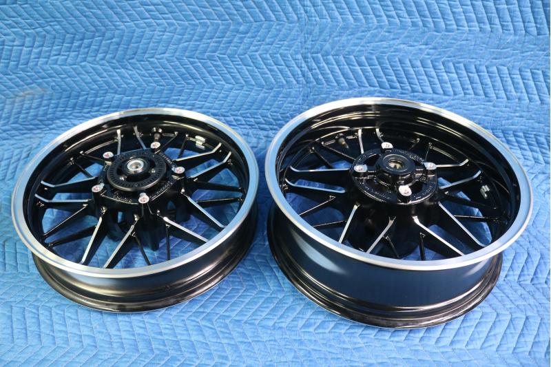 カワサキ Z900RSのホイール塗装 作業工程の紹介 - ブログ｜スムースライン