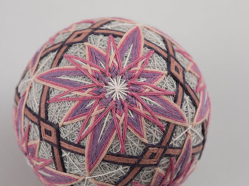 令和の手まり［菱と菊］ - 商品 | 日本ヴォーグ社