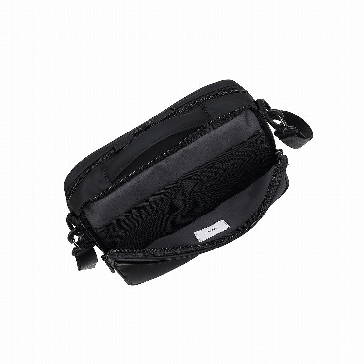 ace.／フレックスライトコート ショルダーバッグ 撥水 4L 68233(01