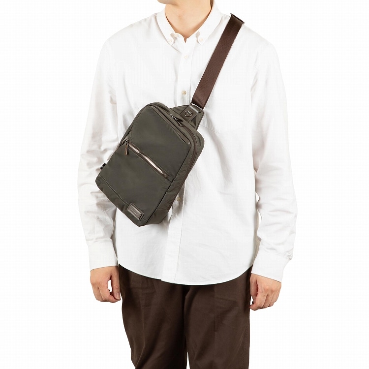 Arcapel／アルカペル バネオ ボディバッグ 7L 68832(01：ブラック