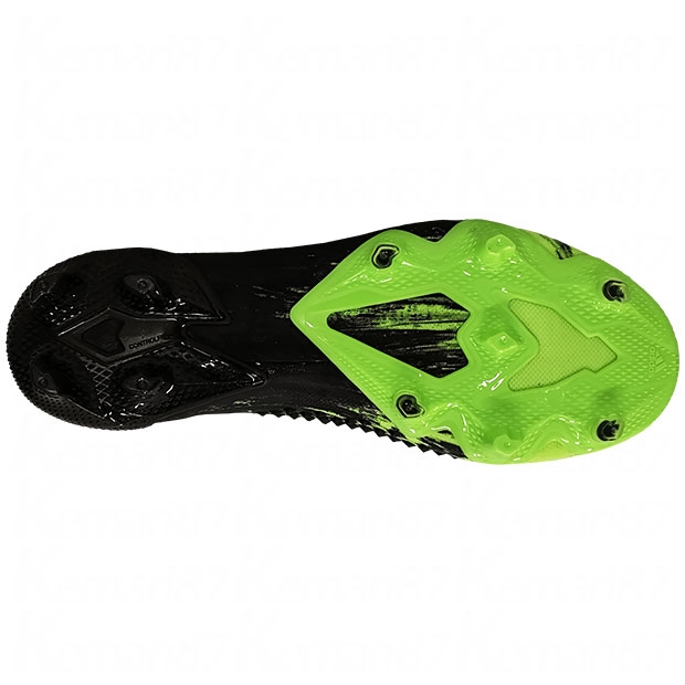 プレデター ミューテーター 20.1 L FG シグナルグリーン×フットウェア