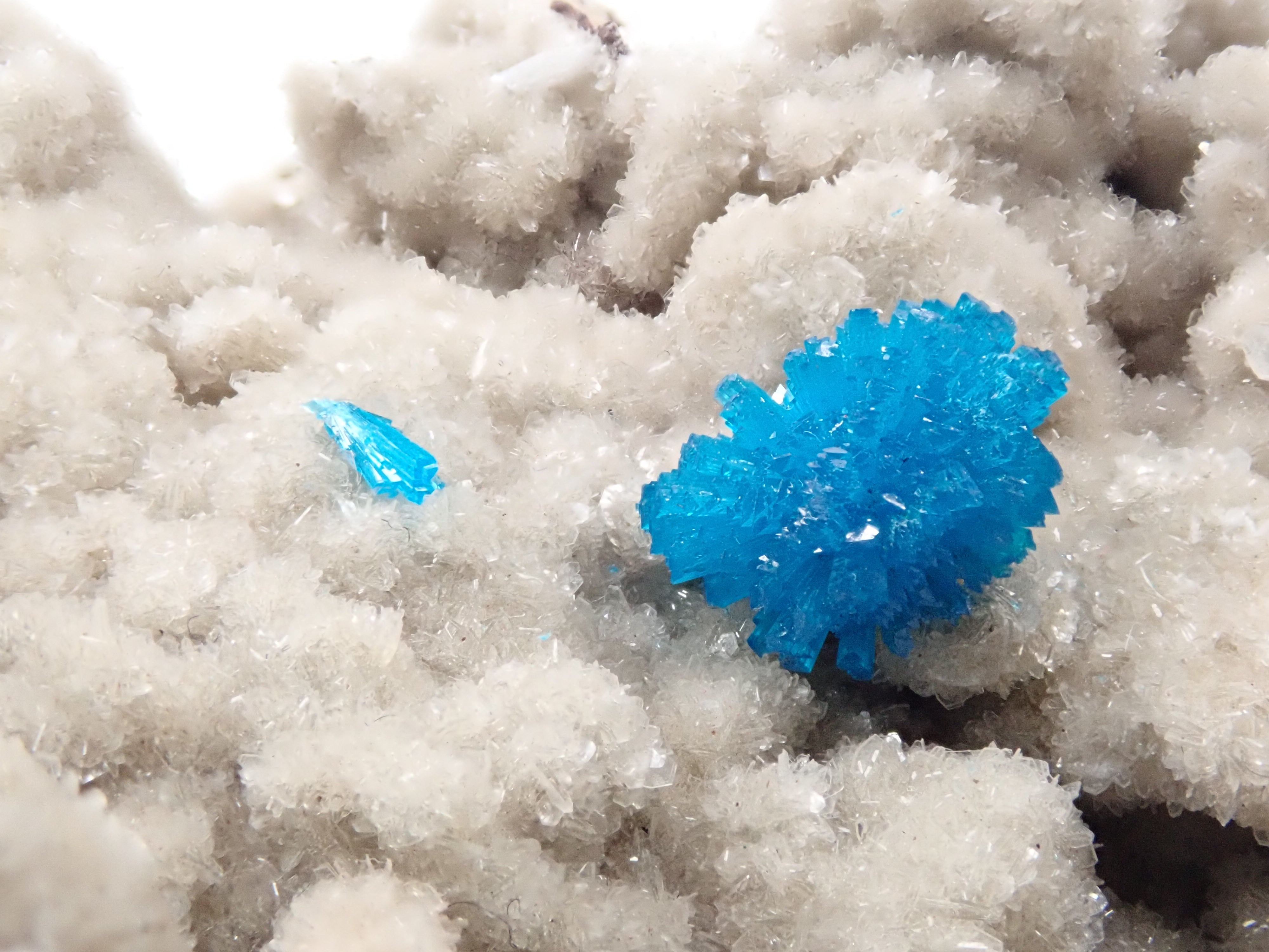 カバンサイト 572.500ct原石