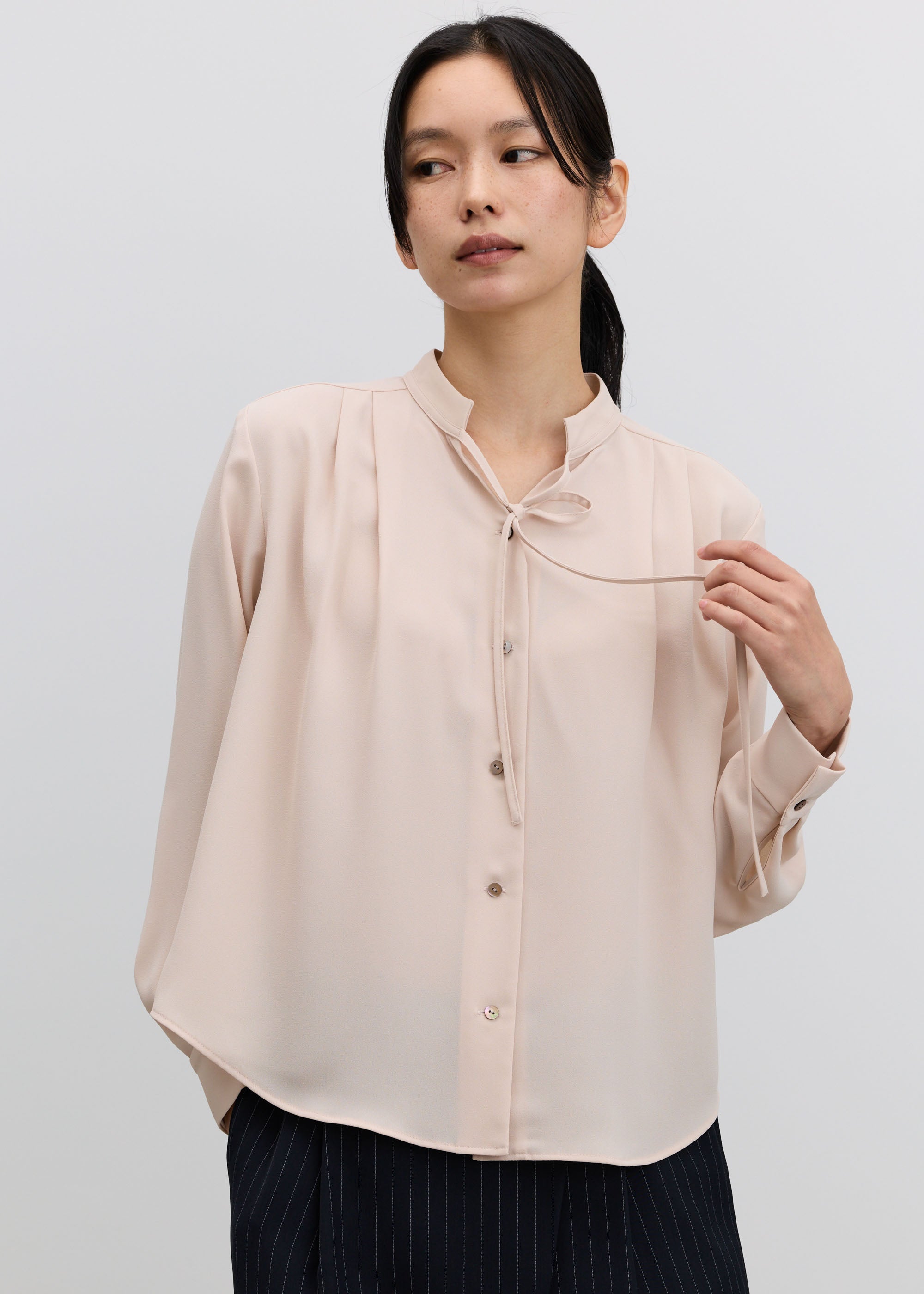 エアリージョーゼットリボンブラウス - SOÉJU online store｜上質な