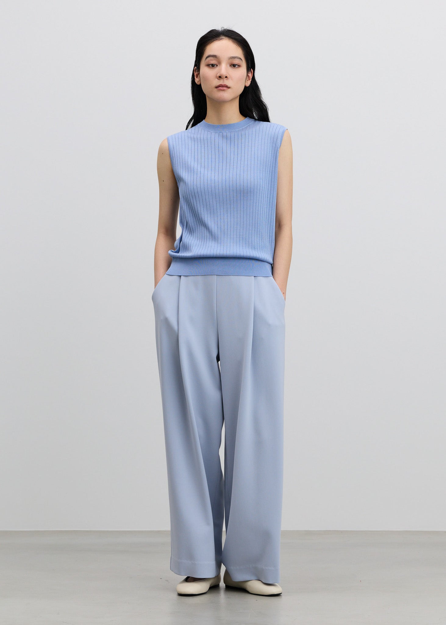 シルクワイドリブノースリーブニット - SOÉJU online store｜上質な