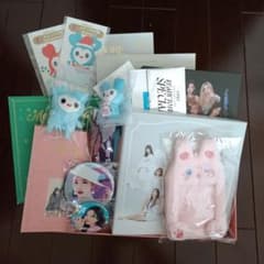 TWICE グッズ まとめ売り - メルカリ