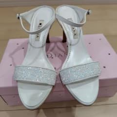一度使用美品】DIANA グリッタービジューサンダル - メルカリ