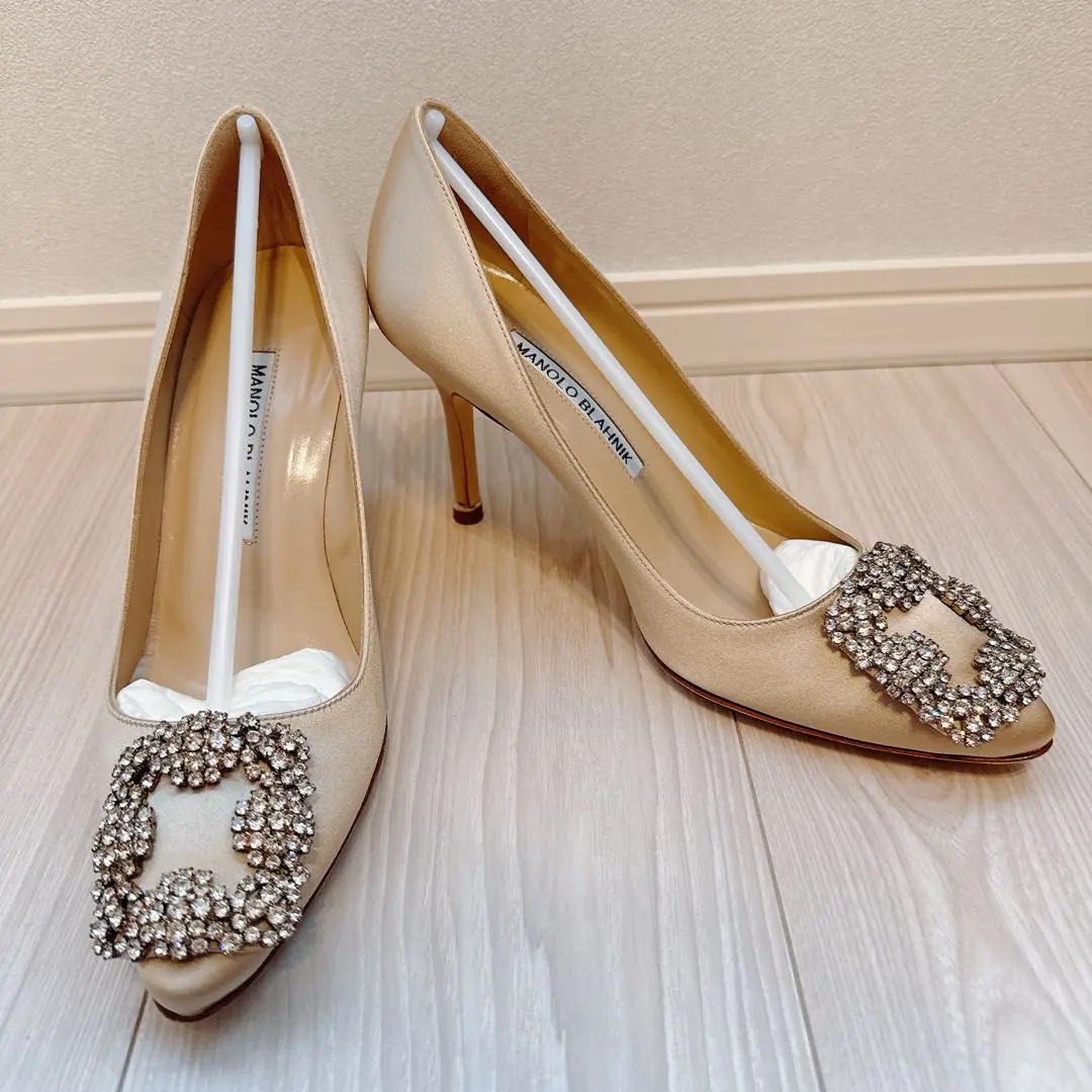 2026年最新】マノロブラニク ハンギシ 35の人気アイテム - メルカリ