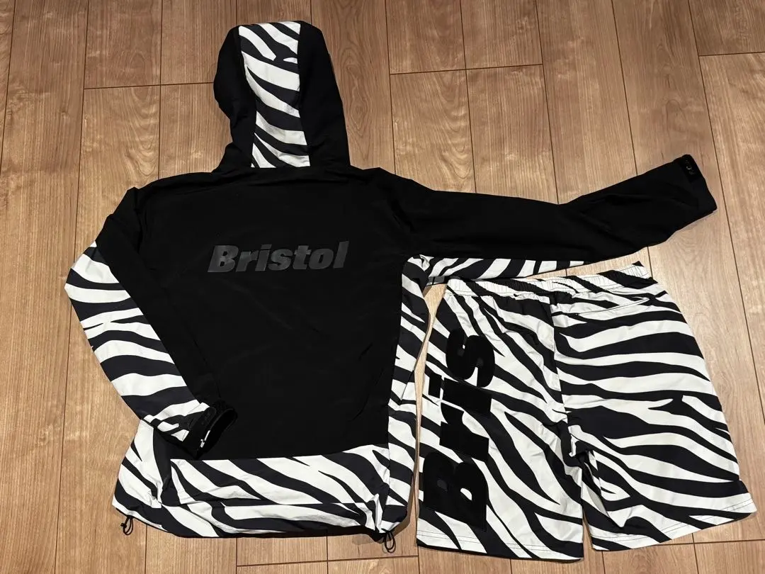 2026年最新】fcrbパーカー ゼブラの人気アイテム - メルカリ