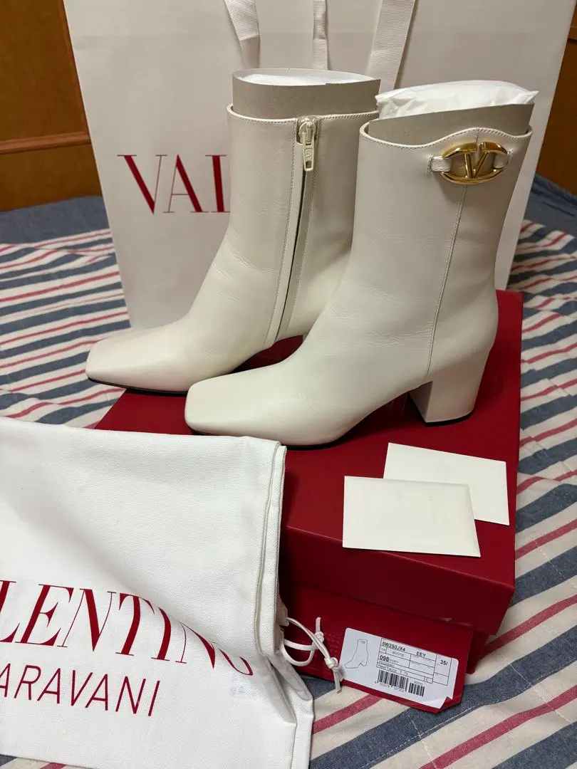 2026年最新】VALENTINO ロングブーツの人気アイテム - メルカリ