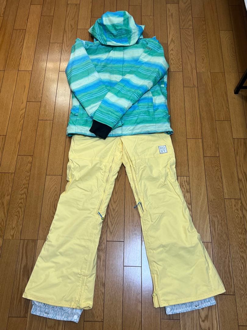 ROXY スキーウェア Mサイズ 上下セット ROXY（ロキシー） ジャケット×ICEPARDAL パンツロキシー スノーボード