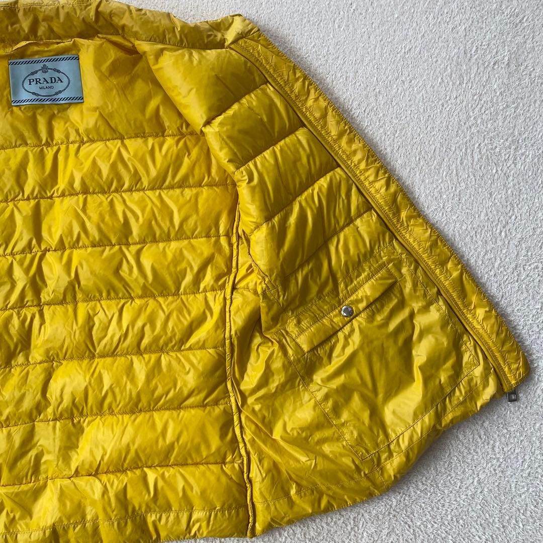 PRADA プラダ 三角ロゴ プレート ダウンベスト イエロー