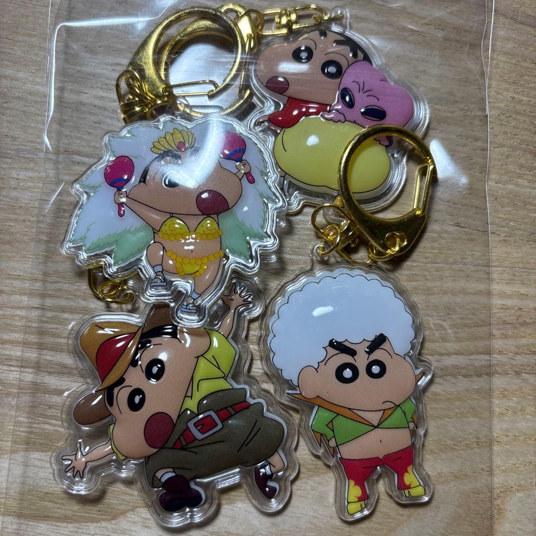 クレヨンしんちゃん 1月限定特価3Dアクリルキーホルダー① - メルカリ