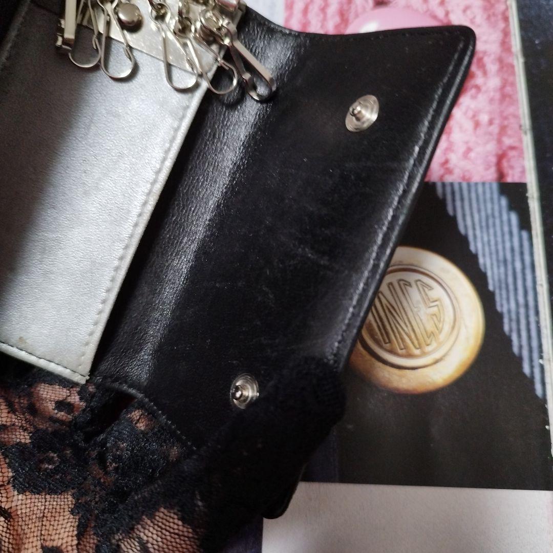 CHANEL ブラック レザー キーケース　斜めがけ