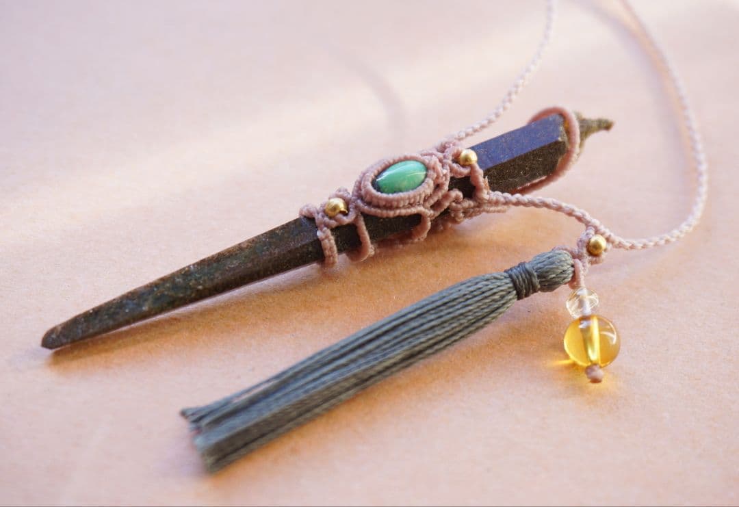 《まっすぐに》ヒマラヤ産クローライトクリスタル　ターコイズ　マクラメ　ネックレス