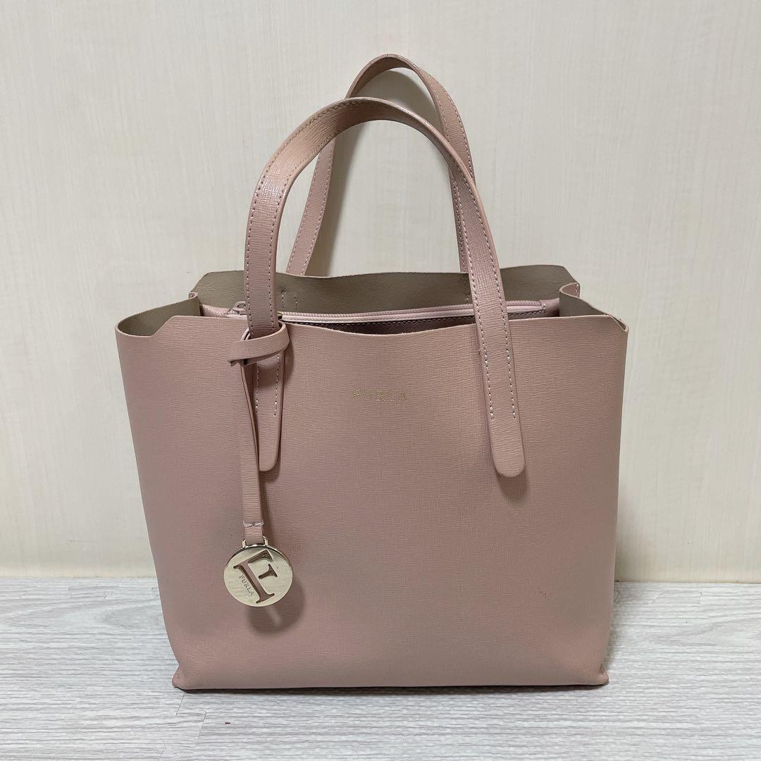 FURLA ピンク サリートートバッグ S チャーム付き - メルカリ