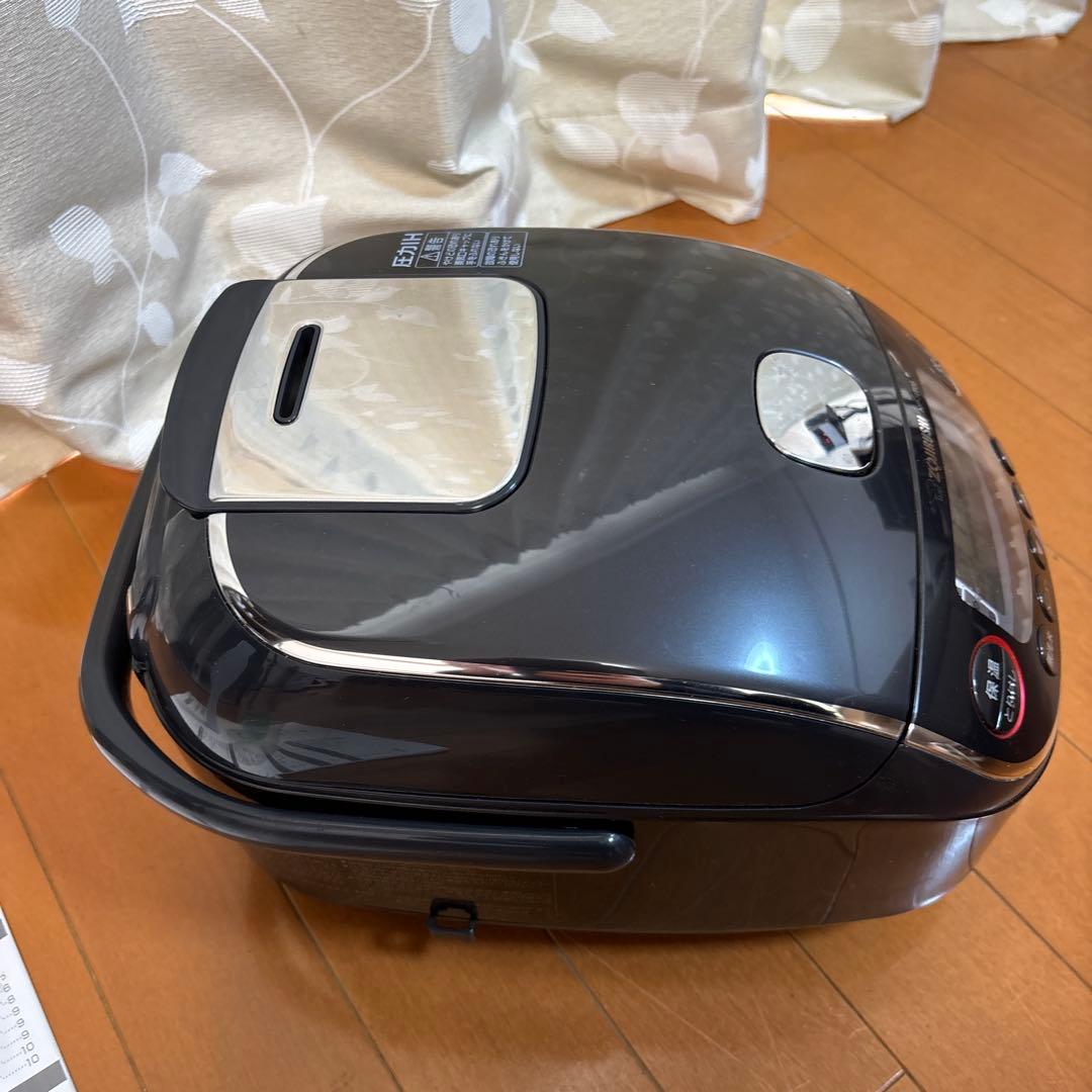 象印　圧力IH炊飯ジャー　極め炊き　NP-RT05